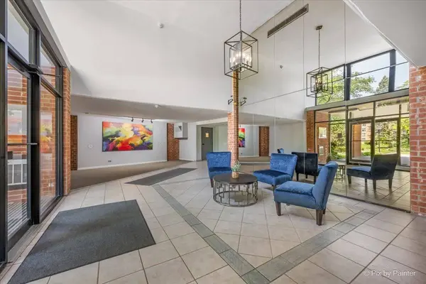 1605 E Central RD #301A, Arlington Heights, IL 60005