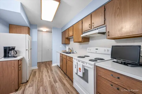 1605 E Central RD #301A, Arlington Heights, IL 60005