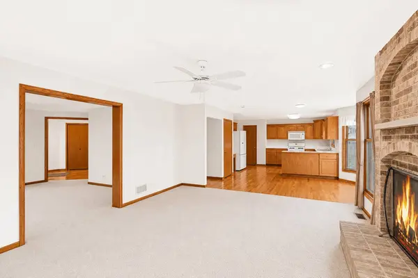 537 W Comstock AVE, Elmhurst, IL 60126
