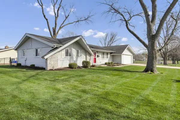 319 S BRAINTREE DR, Schaumburg, IL 60193