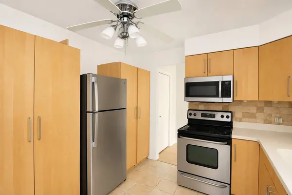 1365 N Sterling AVE #104A, Palatine, IL 60067