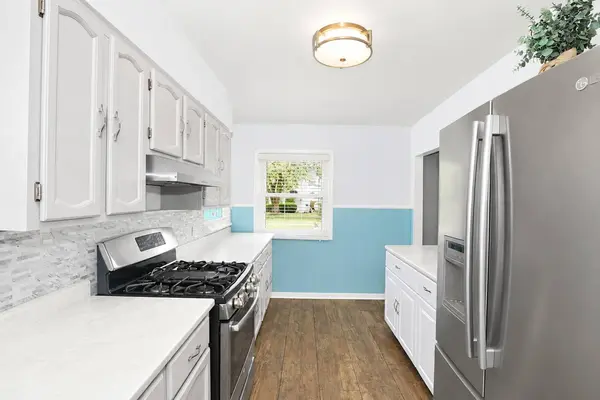832 N Prater AVE, Leyden Township, IL 60164
