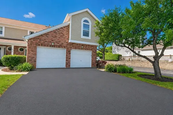 470 Nicole DR #2-D, Bartlett, IL 60103