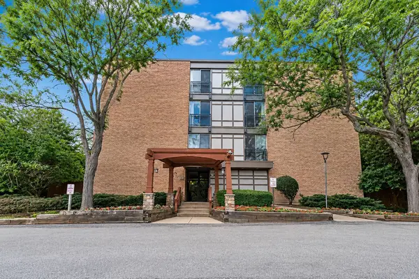 1811 Four Lakes AVE #4F, Lisle, IL 60532