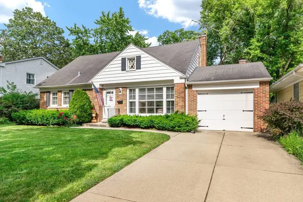 915 N Pine AVE, Arlington Heights, IL 60004