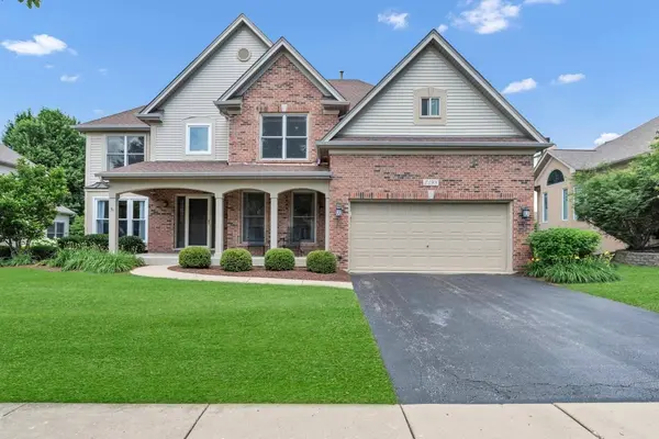 2198 Sutton DR, South Elgin, IL 60177
