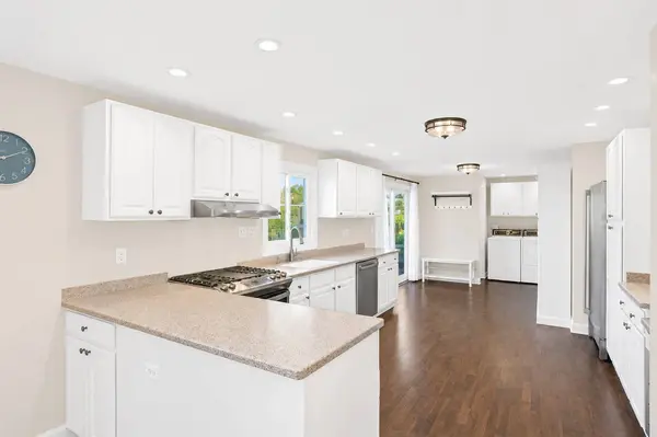 319 S BRAINTREE DR, Schaumburg, IL 60193