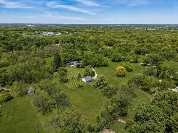 33W451 Surrey RD, Wayne, IL 60184