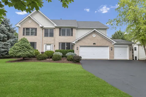 1311 Bison LN, Hoffman Estates, IL 60192