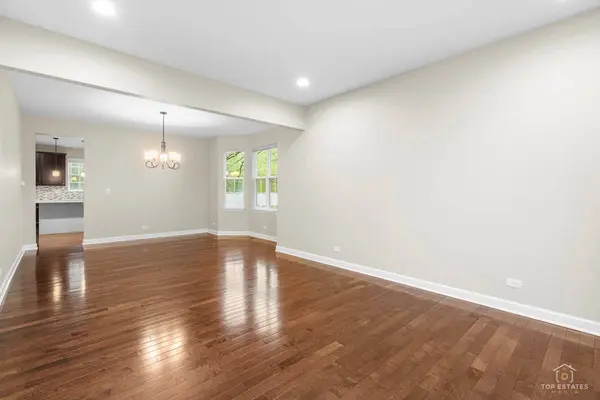 1551 E Olive ST, Palatine, IL 60074