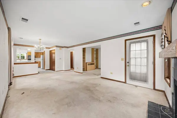 200 Westminster CT #C, Schaumburg, IL 60193