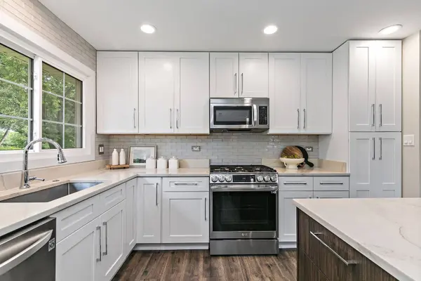 770 Silver Rock LN, Buffalo Grove, IL 60089