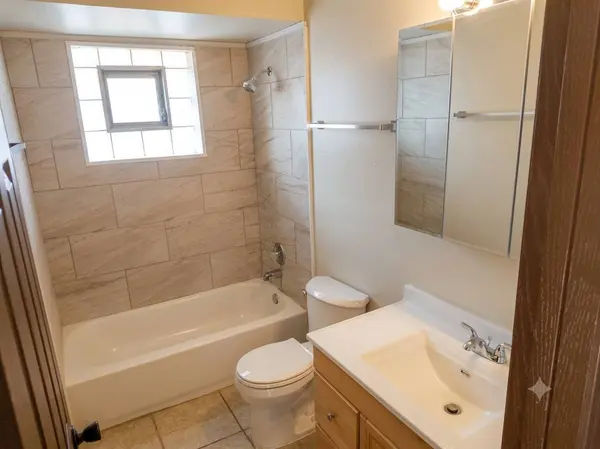 83 Paxton AVE, Calumet City, IL 60409