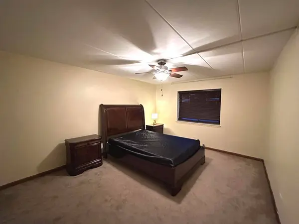 300 Roselle RD #419, Schaumburg, IL 60193