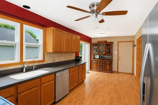 506 Old Country WAY, Wauconda, IL 60084