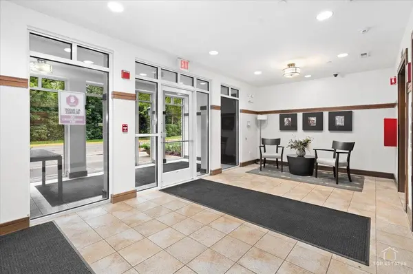 7753 Van Buren ST #303, Forest Park, IL 60130