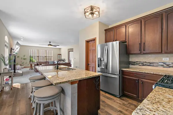 1871 Cooper LN, Algonquin, IL 60102