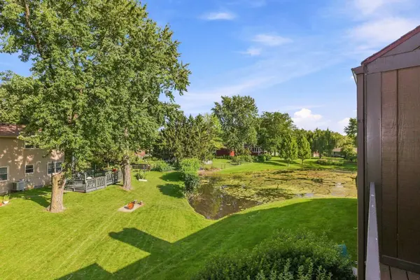 15 Creekside CIR #C, Elgin, IL 60123