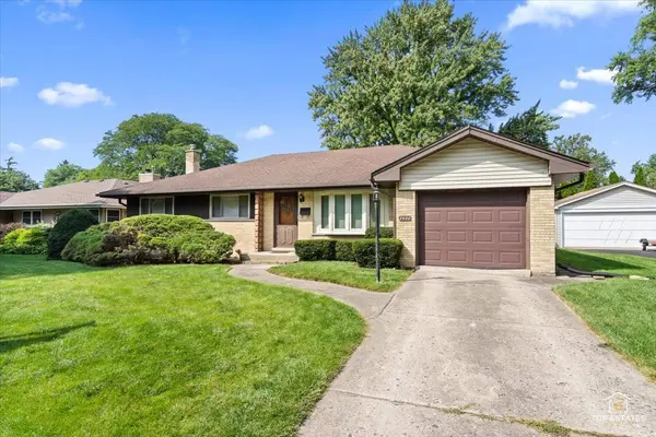 1420 N Hickory AVE, Arlington Heights, IL 60004