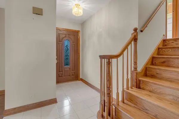 1023 S Lancaster ST, Mount Prospect, IL 60056