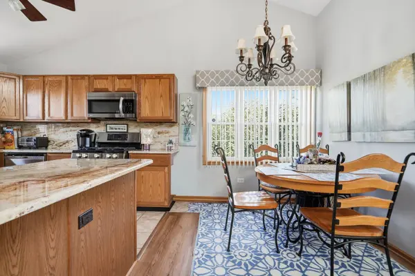 1994 Gary CT #B, Schaumburg, IL 60193
