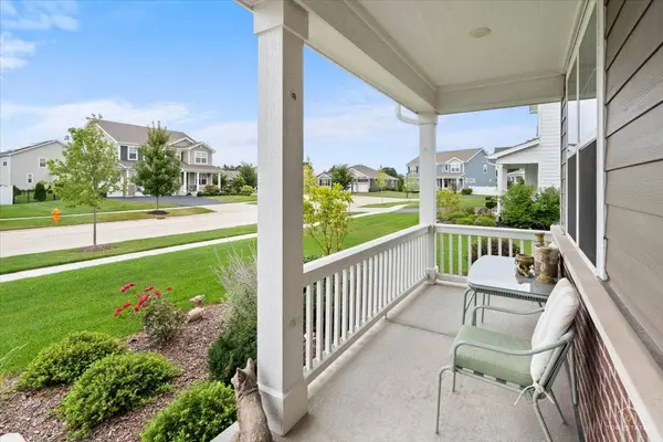 695 Kentshire CIR, Elgin, IL 60124