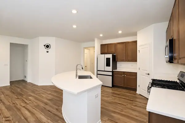 112 SWEETFLAG CIR, Elgin, IL 60124