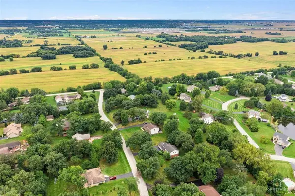 19N140 Felsmith RD, Hampshire, IL 60140
