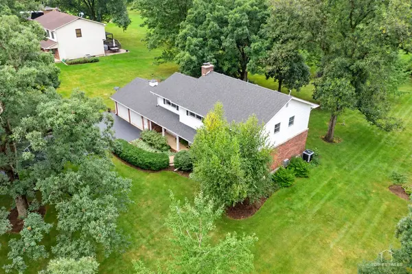 19N140 Felsmith RD, Hampshire, IL 60140