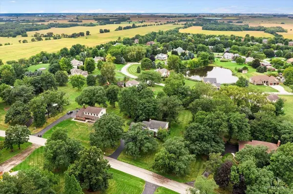 19N140 Felsmith RD, Hampshire, IL 60140