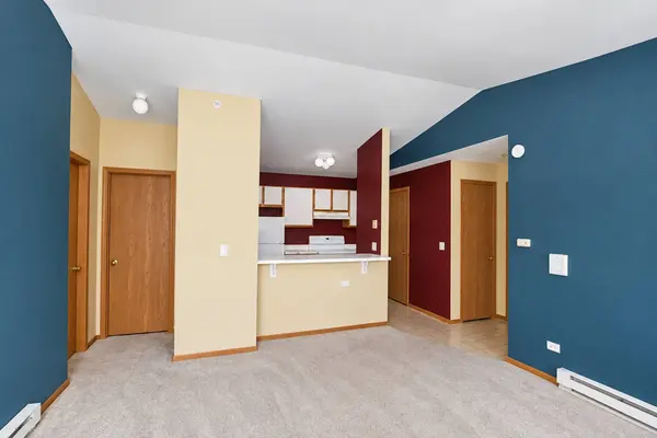 551 Leah LN #3C, Woodstock, IL 60098