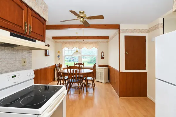 3207 Oriole LN, Rolling Meadows, IL 60008