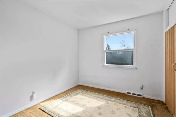 16 Marnel RD, Montgomery, IL 60538