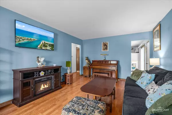 518 Cherrywood DR, North Aurora, IL 60542