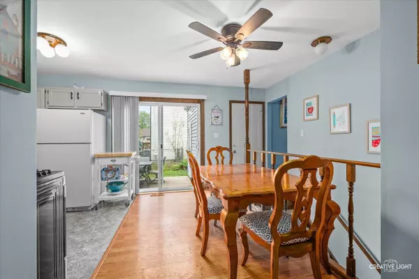 518 Cherrywood DR, North Aurora, IL 60542