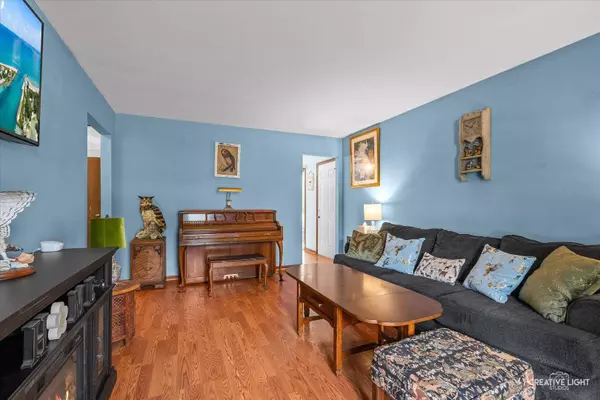 518 Cherrywood DR, North Aurora, IL 60542