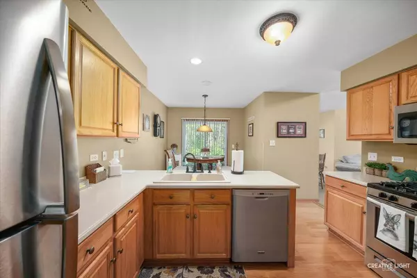 518 Mallard LN #F, Sugar Grove, IL 60554