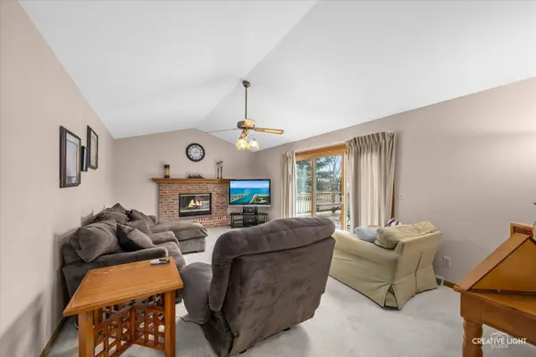 215 Dickson CT, Yorkville, IL 60560