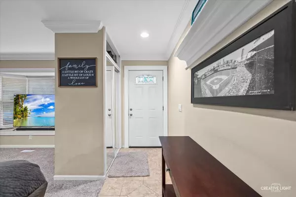 19 Crescent CT, Montgomery, IL 60538