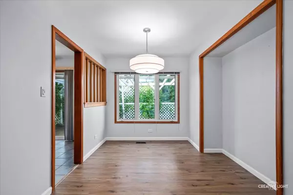 1690 S Green Meadows BLVD, Streamwood, IL 60107