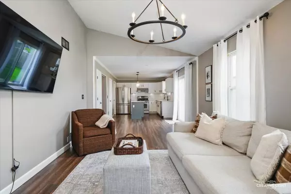 51 W Prairiefield AVE, Cortland, IL 60112