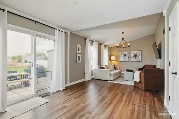 51 W Prairiefield AVE, Cortland, IL 60112