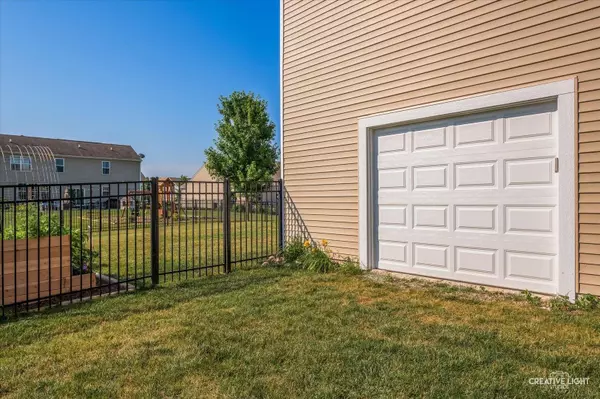 1432 Ruby DR, Yorkville, IL 60560