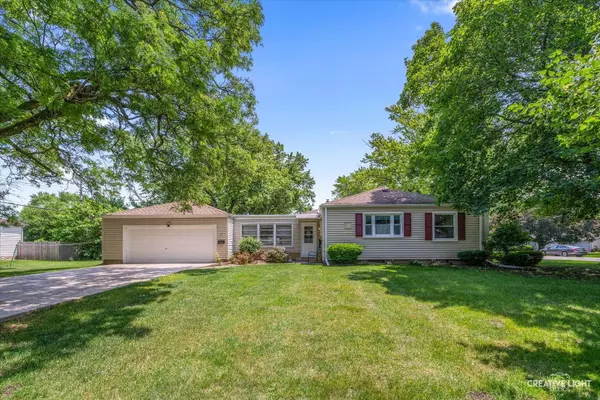 393 Lakelawn BLVD, Aurora, IL 60506