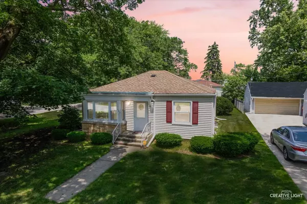 393 Lakelawn BLVD, Aurora, IL 60506