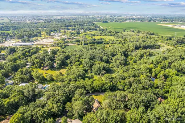 14 Hunter LN, Bristol, IL 60512