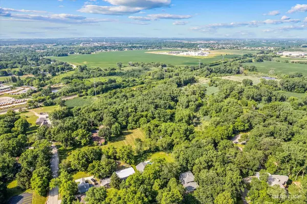 14 Hunter LN, Bristol, IL 60512