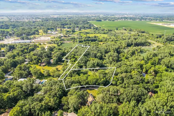 14 Hunter LN, Bristol, IL 60512