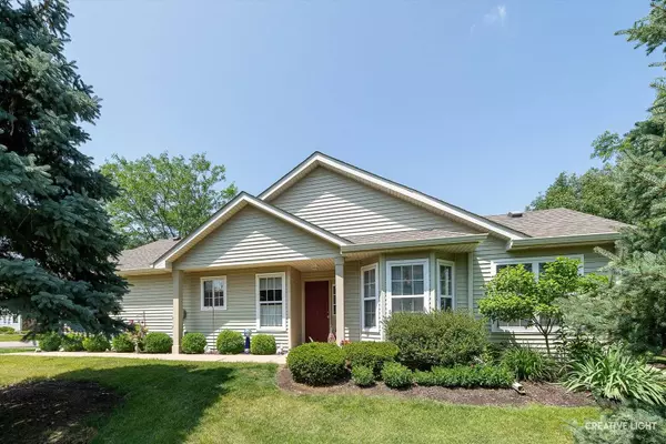 26 Rolling Oaks RD #A, Sugar Grove, IL 60554