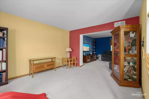 138 Linden CT, Sugar Grove, IL 60554